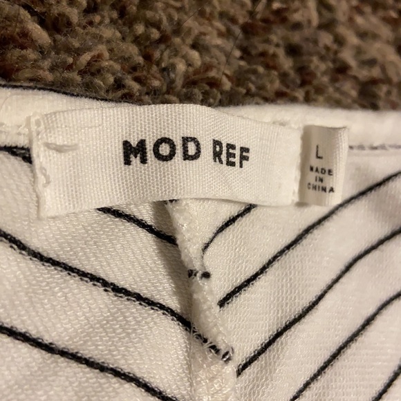 White and black mod ref stripped dress size large with pockets - Picture 3 of 4